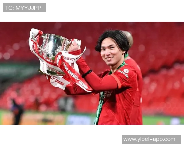 日本与加纳交锋前发布海报南野拓实成为焦点球员 日本与加纳交锋前发布海报南野拓实成为焦点球员